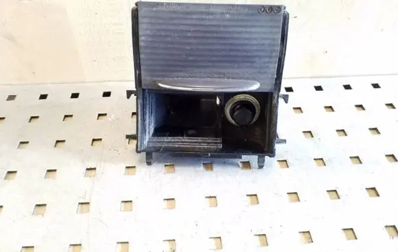 Car ashtray