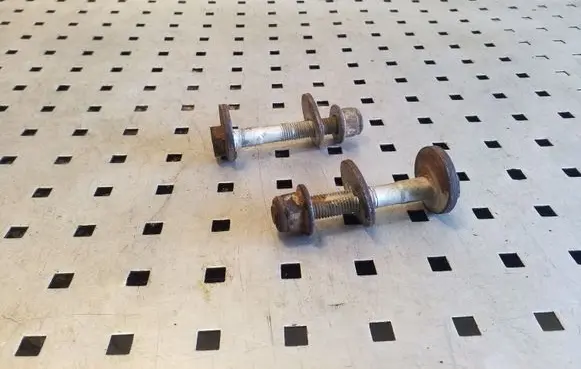Volkswagen Golf Plus Rear suspension camber bolt 