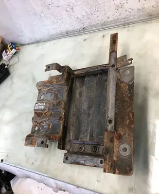 Nissan Qashqai J12 Battery box tray 