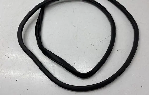 Renault Kadjar Rear door rubber seal (on body) 