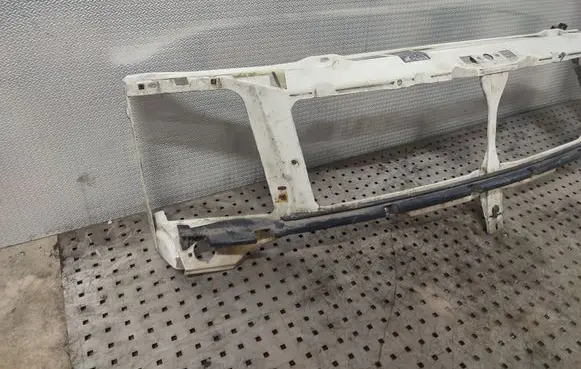Volkswagen II LT Radiator support slam panel