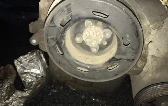 Volkswagen Golf IV Crankshaft pulley