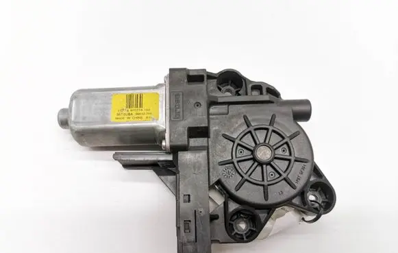 Volvo V70 Front door window regulator motor 970714