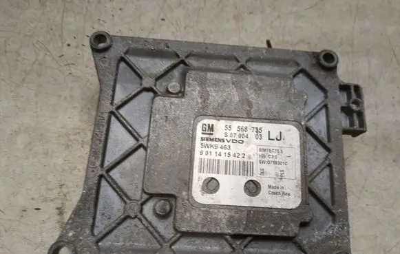 Opel Astra H Engine control unit/module 55568735 5WK9463 9011415422