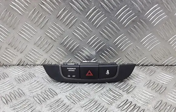 Land Rover Discovery 3 - LR3 Hazard light switch 937902s0004x