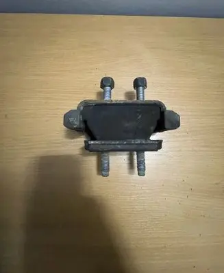 Iveco Daily 35 - 40.10 Engine mount bracket 5801283685