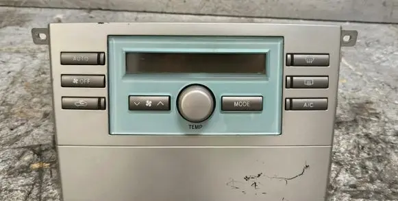 Toyota Corolla Verso E121 Climate control unit