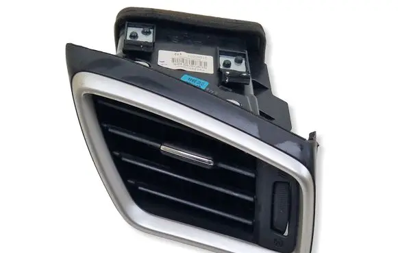 Nissan Qashqai Dashboard side air vent grill/cover trim 687604EA0A