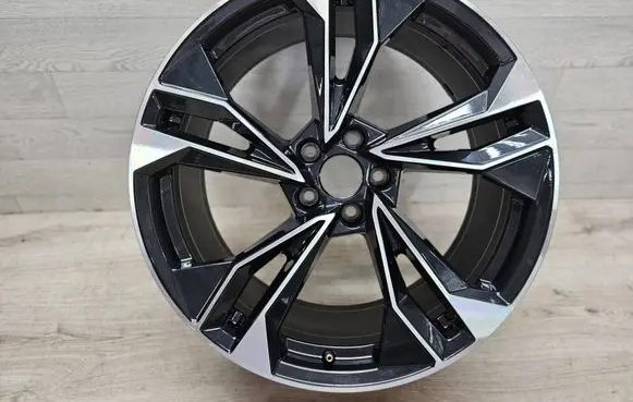 R20 alloy rim