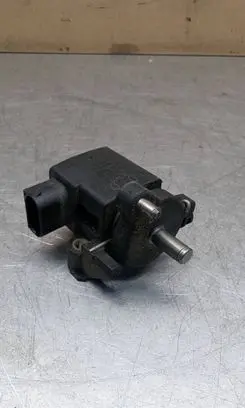 Mercedes-Benz E W210 Accelerator throttle pedal A0125423317