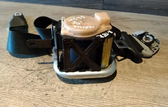 Toyota Corolla E120 E130 Front seatbelt