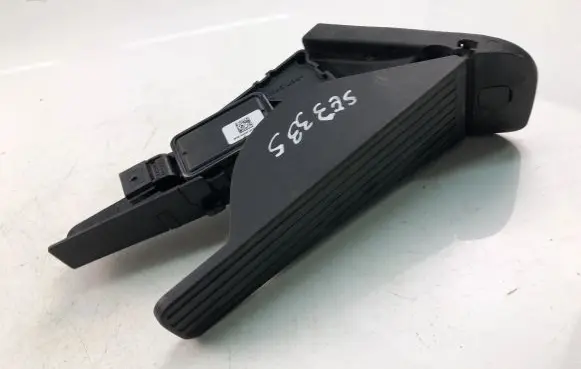 Volvo XC90 Accelerator throttle pedal 32269124