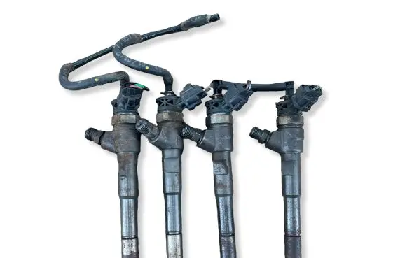 Dacia Duster Fuel injectors set 0445110485