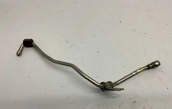 Volkswagen Caddy Turbo turbocharger oiling pipe/hose 04L145771J