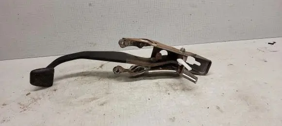 Toyota Verso Brake pedal