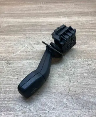 BMW 5 E39 Indicator stalk 8352014 01100400