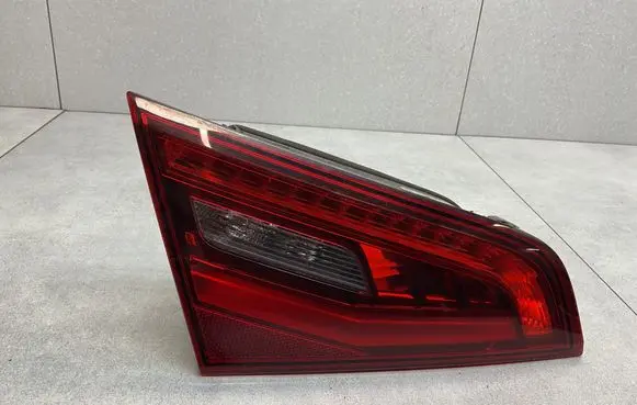 Audi A3 S3 8V Tailgate rear/tail lights 8V4945093A