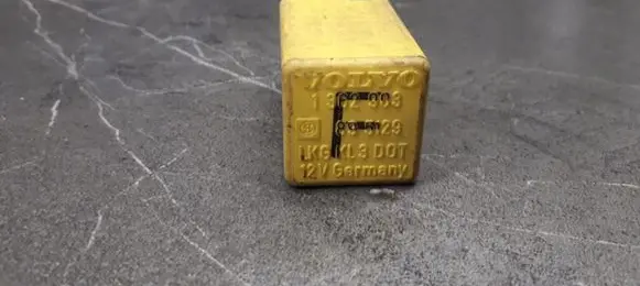 Volvo S90, V90 Fuel pump relay 1362903