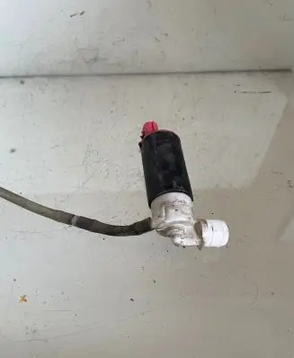 Toyota Corolla Verso AR10 Windscreen/windshield washer pump