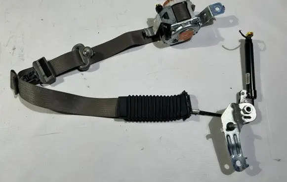 Ford F150 Front seatbelt fl3b16612d64a