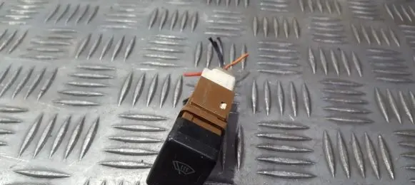 Subaru Legacy Windscreen/window heater switch