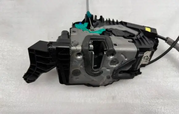 Mercedes-Benz S W222 Rear door lock A2227661100 A0997303300