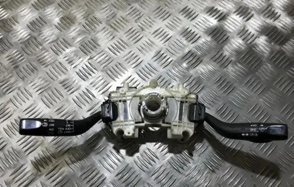 Mazda 626 Wiper turn signal indicator stalk/switch 17b366 ge6t