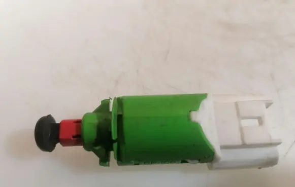 Clutch pedal sensor