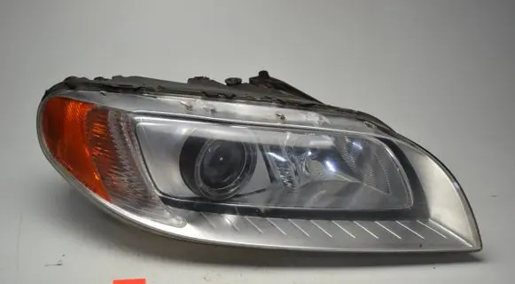 Volvo XC70 Headlight/headlamp 8635076 6333200000
