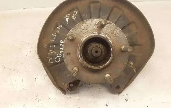 Hyundai Coupe Rear wheel hub spindle/knuckle 