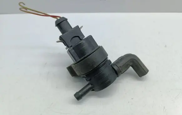 Mercedes-Benz CL C215 Electromagnetic valve 0004701593 A0004701593