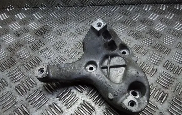 Skoda Octavia Mk2 (1Z) A/C compressor mount bracket 1K0260885B