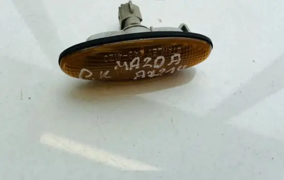 Mazda Xedos 9 Front fender indicator light 0464120 046-4120