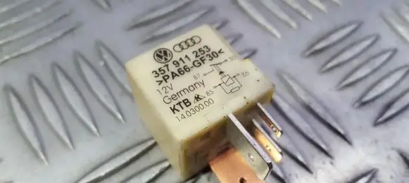 Volkswagen Golf V Other relay 357911253