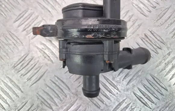 Mercedes-Benz E W212 Electric auxiliary coolant/water pump A0005000686 0392023206