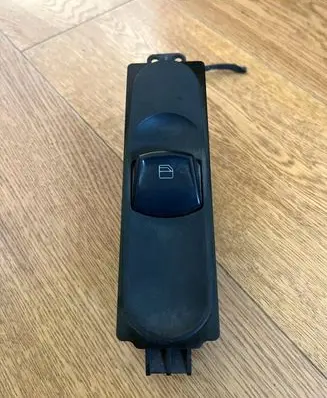 Mercedes-Benz Vito Viano W639 Electric window control switch A6395450613 ZGS004