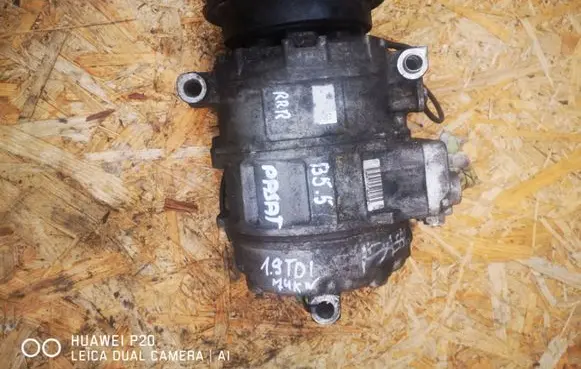 Volkswagen PASSAT B5.5 Air conditioning (A/C) compressor (pump) 8D0260805J 7SBU16C