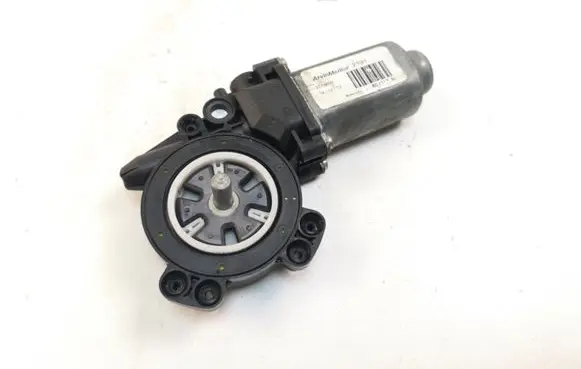 Nissan Qashqai Rear door window regulator motor