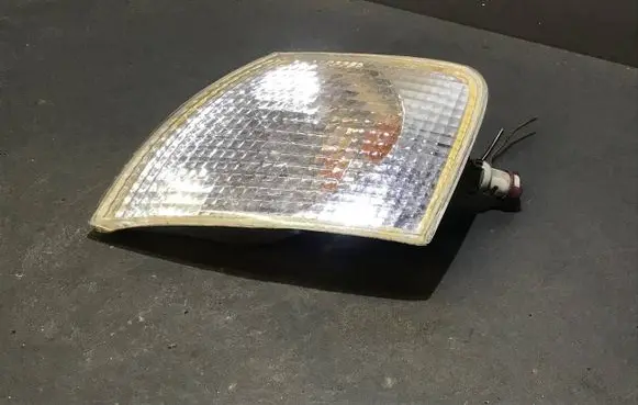 Volkswagen PASSAT B5 Front indicator light