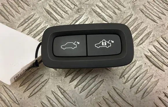Volvo XC90 Tailgate/boot open switch button 31674801