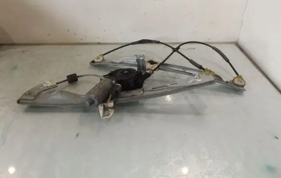 Peugeot 206+ Front door window regulator with motor