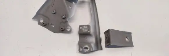 Volkswagen Tiguan Fender mounting bracket 5NA821142B 5NA821430A
