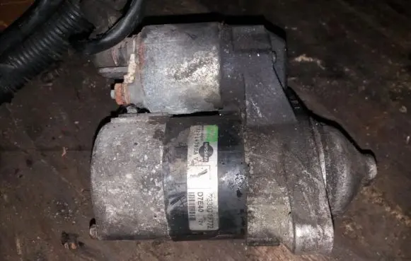 Nissan Micra Starter motor D7E40 233001F772