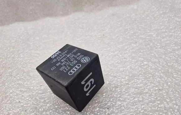 Audi A8 S8 D2 4D Other relay 1H0953227 54237009