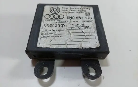 Audi A4 S4 B7 8E 8H Alarm control unit/module 8H0951178