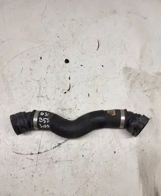 BMW 5 G30 G31 Engine coolant pipe/hose 8572906