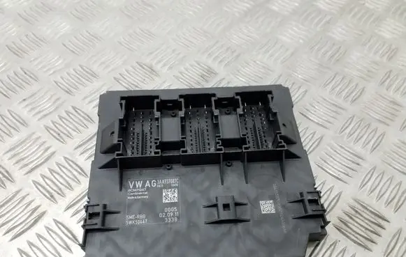 Volkswagen PASSAT B7 Comfort/convenience module 3AA937087C