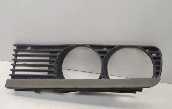 BMW 3 E30 Under headlight/headlamp trim 