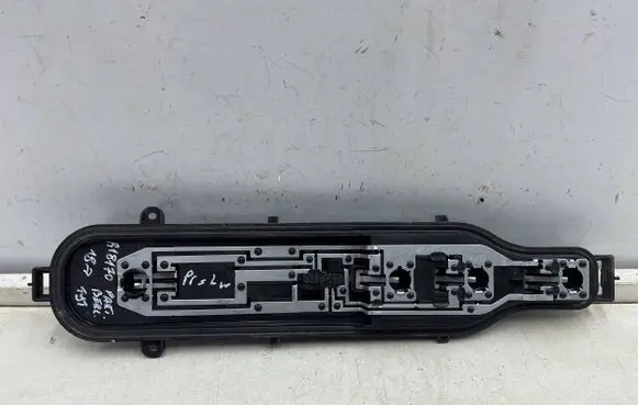 Opel Combo E Tail light bulb cover holder