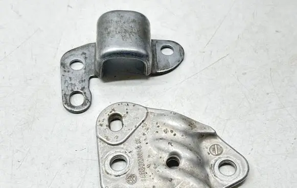 Mercedes-Benz EQC Sway bar bush bracket, front A2053230240